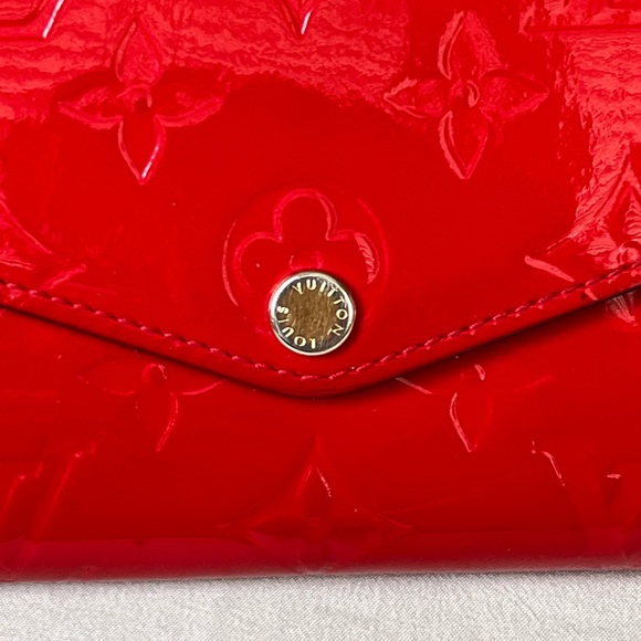 Authentic Louis Vuitton Red Vernis Sarah Wallet on Chain - Picture 6 of 15